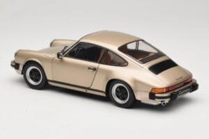 Porsche 911 Carrera 3.2 Bronze Solido 1:18 S1802602 Métal — image 7 sur 8