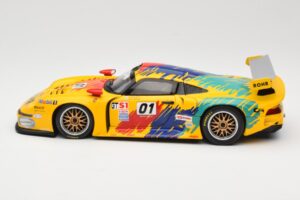 Porsche 911 GT1 #1 D. Rohr / R. Pilgrim / A. McNish 1997 UT Models 1:18 39724 Métal — image 4 sur 8
