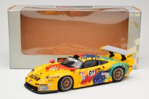 Porsche 911 GT1 #1 D. Rohr / R. Pilgrim / A. McNish 1997 UT Models 1:18 39724 Métal — image 8 sur 8