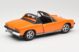 Porsche 914/6 Orange Revell 1:18 08864 Métal — image 3 sur 8