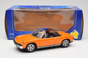 Porsche 914/6 Orange Revell 1:18 08864 Métal — image 8 sur 8