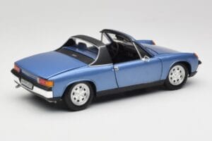 Porsche 914 Bleu Revell 1:18 08975 Métal — image 3 sur 8