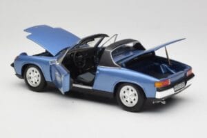 Porsche 914 Bleu Revell 1:18 08975 Métal — image 5 sur 8