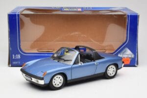 Porsche 914 Bleu Revell 1:18 08975 Métal — image 8 sur 8