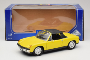 Porsche 914 Jaune Revell 1:18 8976 Métal — image 8 sur 8