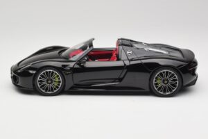 Porsche 918 Spyder Basalte Noir Métallique Minichamps 1:18 110062431 Métal — image 4 sur 8
