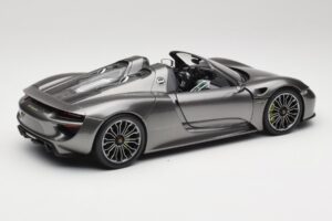 Porsche 918 Spyder Liquid Metal Argent Minichamps 1:18 110062430 Métal — image 3 sur 8
