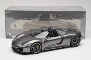 Porsche 918 Spyder Liquid Metal Argent Minichamps 1:18 110062430 Métal — image 8 sur 8