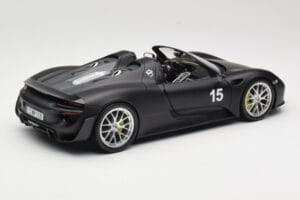 Porsche 918 Spyder Weissach Package Matt Black Minichamps 1:18 110062444 Métal — image 3 sur 8