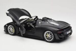 Porsche 918 Spyder Weissach Package Matt Black Minichamps 1:18 110062444 Métal — image 5 sur 8