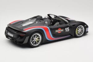 Porsche 918 Spyder Weissach Package Matt Black With Martini Stripes Minichamps 1:18 110062445 Métal — image 3 sur 8