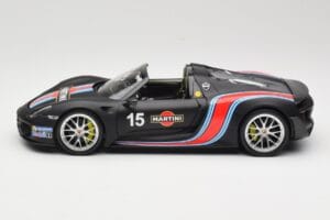 Porsche 918 Spyder Weissach Package Matt Black With Martini Stripes Minichamps 1:18 110062445 Métal — image 4 sur 8