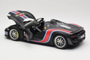 Porsche 918 Spyder Weissach Package Matt Black With Martini Stripes Minichamps 1:18 110062445 Métal — image 5 sur 8