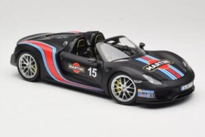 Porsche 918 Spyder Weissach Package Matt Black With Martini Stripes Minichamps 1:18 110062445 Métal — image 6 sur 8