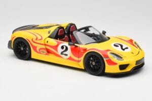 Porsche 918 Spyder Weissach Package Jaune Avec Rayures Minichamps 1:18 110062446 Métal — image 6 sur 8