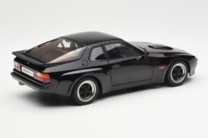 Porsche 924 Carrera GT Noir AUTOart 1:18 78001 Métal — image 3 sur 8