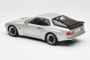 Porsche 924 Carrera GT Diamond Argent AUTOart 1:18 78002 Métal — image 7 sur 8
