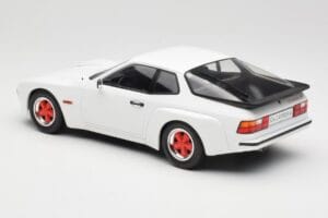 Porsche 924 Carrera GT Blanc & Jantes Rouges MCG 1:18 MCG18303 Métal — image 5 sur 6