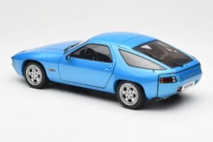 Porsche 928 Bleu AUTOart 1:18 77901 Métal — image 7 sur 8