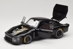 Porsche 935 Turbo Group 5 1976 Exoto 1:18 18101 Métal — image 2 sur 8