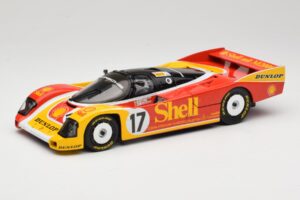 Porsche 962C Group C #17 D. Bell / H-J. Stuck / K. Ludwig 24 Hours of Le Mans 1988 Universal Hobbies 1:18 4704 Métal