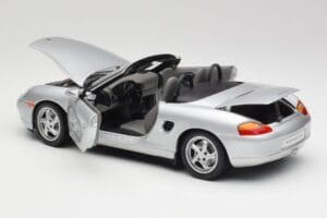 Porsche Boxster 986 Cabriolet Arctic Argent Métallisé UT Models 1:18 27852 Métal — image 5 sur 8