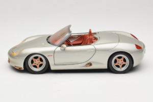 Porsche Boxster 986 Concept Argent Maisto 1:18 50231 Métal — image 4 sur 8