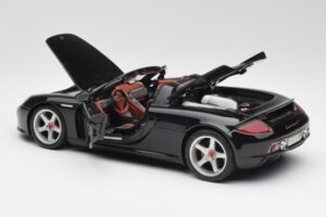 Porsche Carrera GT Noir Maisto 1:18 36665 Métal — image 5 sur 8