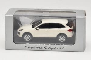 Porsche Cayenne 958 S Hybrid Blanc Minichamps 1:43 WAP0200040B Métal — image 4 sur 4