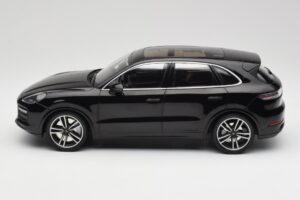 Porsche Cayenne 958 Turbo S Noir Minichamps 1:18 155066070 Métal — image 3 sur 6