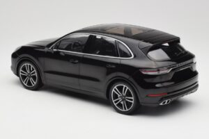 Porsche Cayenne 958 Turbo S Noir Minichamps 1:18 155066070 Métal — image 5 sur 6