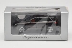 Porsche Cayenne 958 Diesel Acajou Brown Minichamps 1:43 WAP0200030E Métal — image 4 sur 4