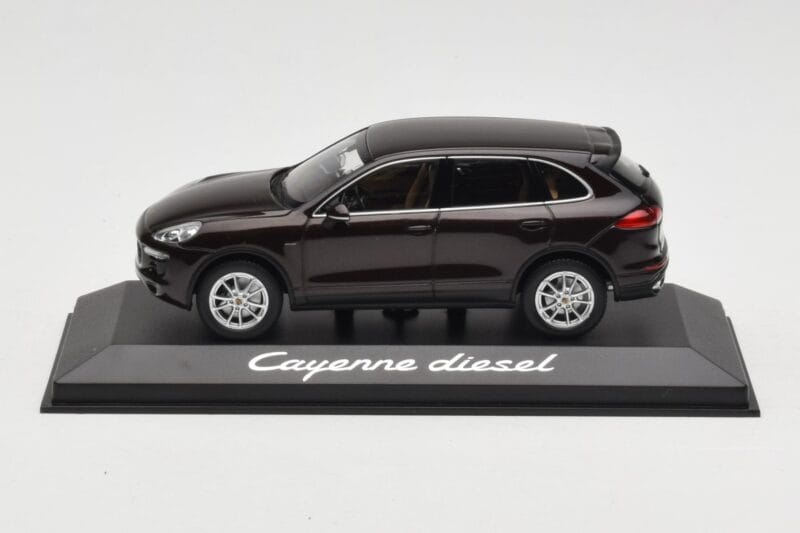 Porsche Cayenne 958 Diesel Acajou Brown Minichamps 1:43 WAP0200030E Métal