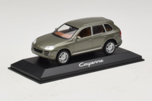 Porsche Cayenne Grey Metallic Minichamps 1:43 WAP02061317 Métal — image 2 sur 4