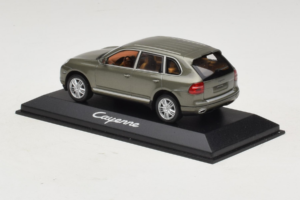 Porsche Cayenne Grey Metallic Minichamps 1:43 WAP02061317 Métal — image 3 sur 4