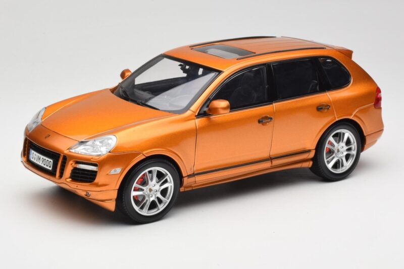 Porsche Cayenne GTS Lava Orange Norev 1:18 187535 Métal
