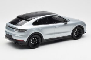 Porsche Cayenne E3 S Coupe Dolo Argent Norev 1:18 WAP0213220K Métal — image 2 sur 6