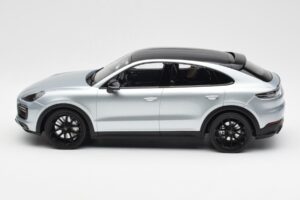 Porsche Cayenne E3 S Coupe Dolo Argent Norev 1:18 WAP0213220K Métal — image 3 sur 6