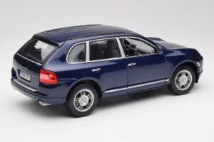 Porsche Cayenne S 9PA Dark Sea Bleu Métallisé Maisto 1:18 31635 Métal — image 3 sur 8