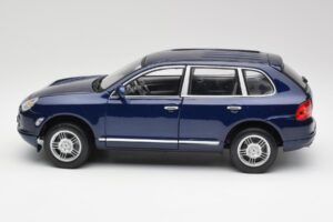 Porsche Cayenne S 9PA Dark Sea Bleu Métallisé Maisto 1:18 31635 Métal — image 4 sur 8