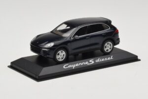 Porsche Cayenne 958 S Diesel Blue Metallic Minichamps 1:43 WAP0200080E Métal — image 2 sur 4
