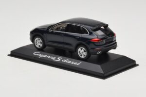 Porsche Cayenne 958 S Diesel Blue Metallic Minichamps 1:43 WAP0200080E Métal — image 3 sur 4