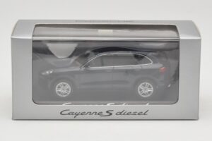 Porsche Cayenne 958 S Diesel Blue Metallic Minichamps 1:43 WAP0200080E Métal — image 4 sur 4