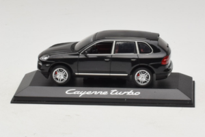 Porsche Cayenne Turbo Dark Green Metallic Minichamps 1:43 WAP02061117 Métal