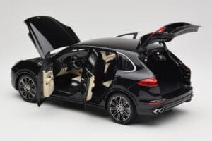 Porsche Cayenne Turbo S 958 Black Metallic Minichamps 1:18 110064000 Métal — image 5 sur 8