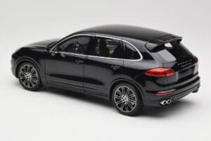 Porsche Cayenne Turbo S 958 Black Metallic Minichamps 1:18 110064000 Métal — image 7 sur 8