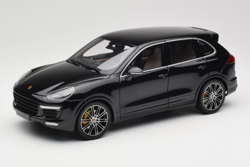 Porsche Cayenne Turbo S 958 Black Metallic Minichamps 1:18 110064000 Métal