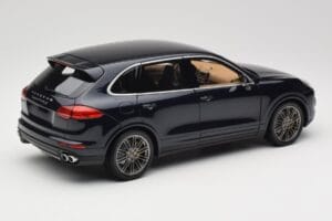 Porsche Cayenne Turbo S 958 Blue Metallic Minichamps 1:18 110064001 Métal — image 3 sur 8
