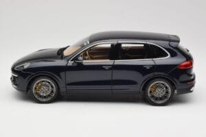 Porsche Cayenne Turbo S 958 Blue Metallic Minichamps 1:18 110064001 Métal — image 4 sur 8
