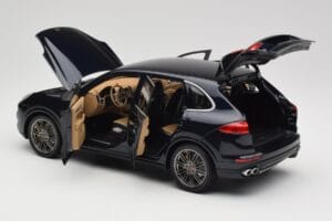 Porsche Cayenne Turbo S 958 Blue Metallic Minichamps 1:18 110064001 Métal — image 5 sur 8